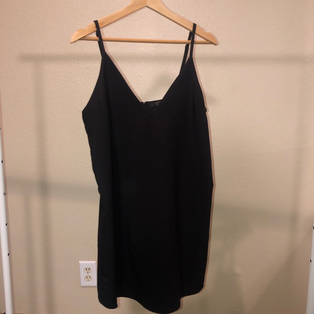 F21 Contemporary V neck dress